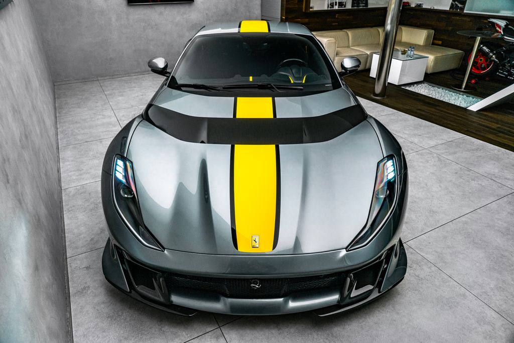 Ferrari 812
