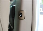 Chrysler Town & Country 36