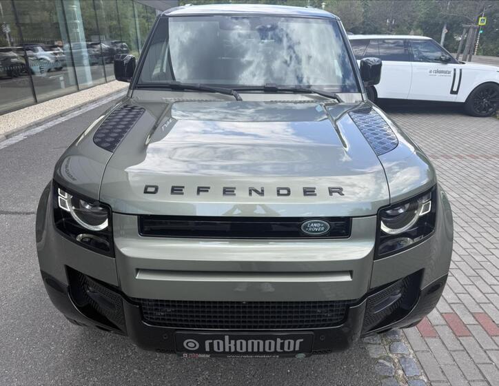 Land Rover Defender 3