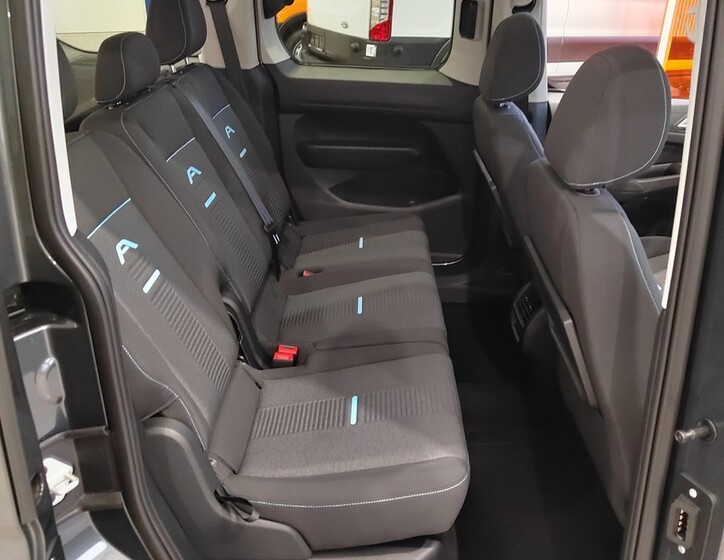 Ford Tourneo Connect 13