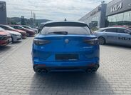 Alfa Romeo Stelvio 4