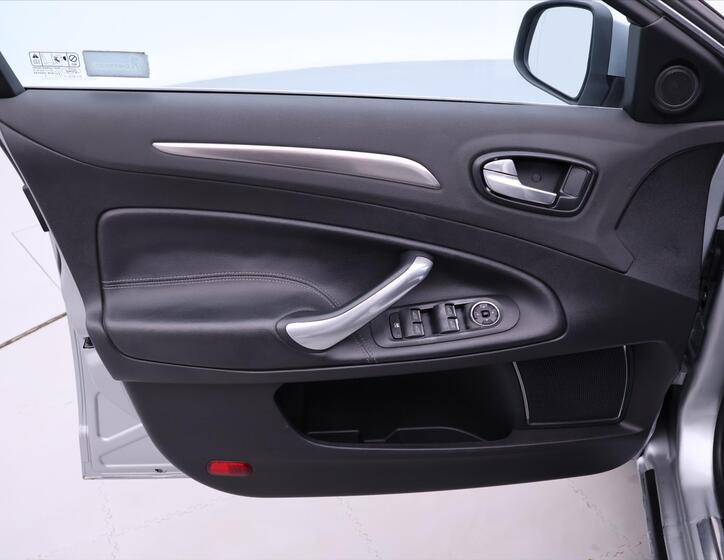 Ford Mondeo 9