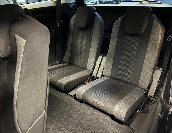 Peugeot 5008 9