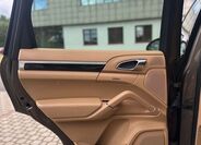 Porsche Cayenne 12