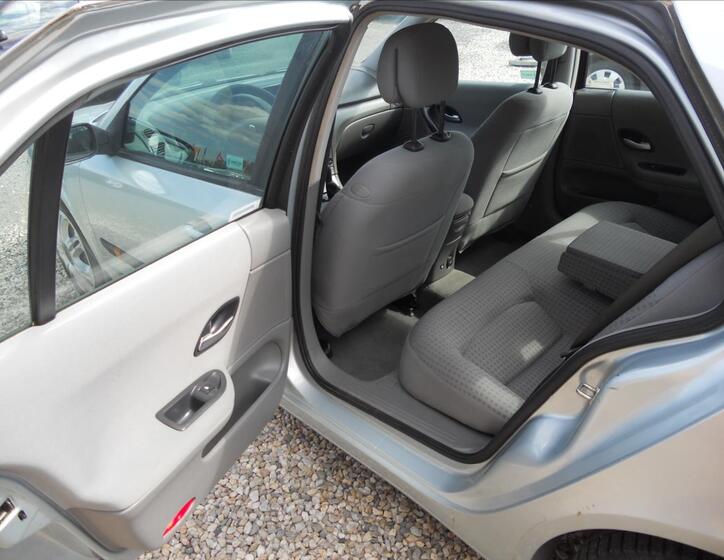 Renault Laguna 15
