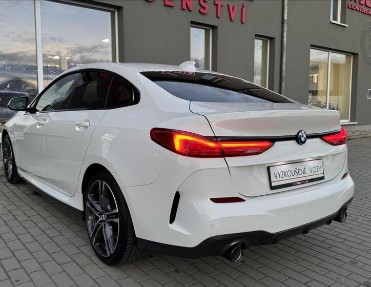 BMW Řada 2 8