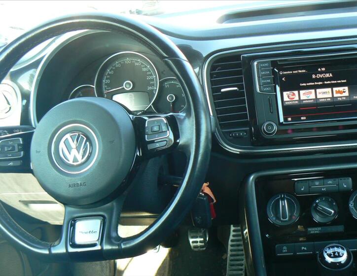 Volkswagen New Beetle 13