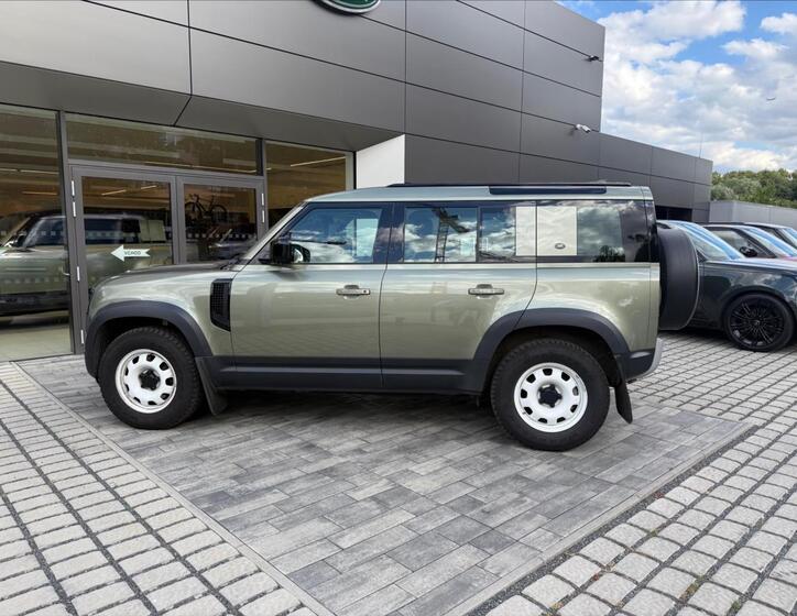 Land Rover Defender 3
