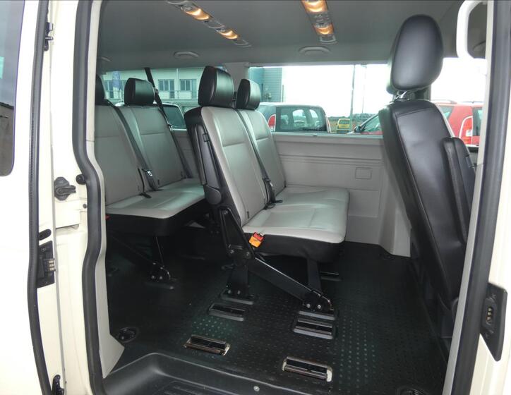 Volkswagen Caravelle 12