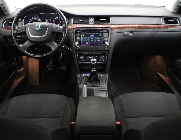 Škoda Superb 8