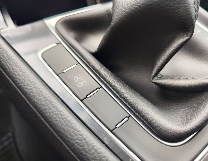 Volkswagen Golf 24