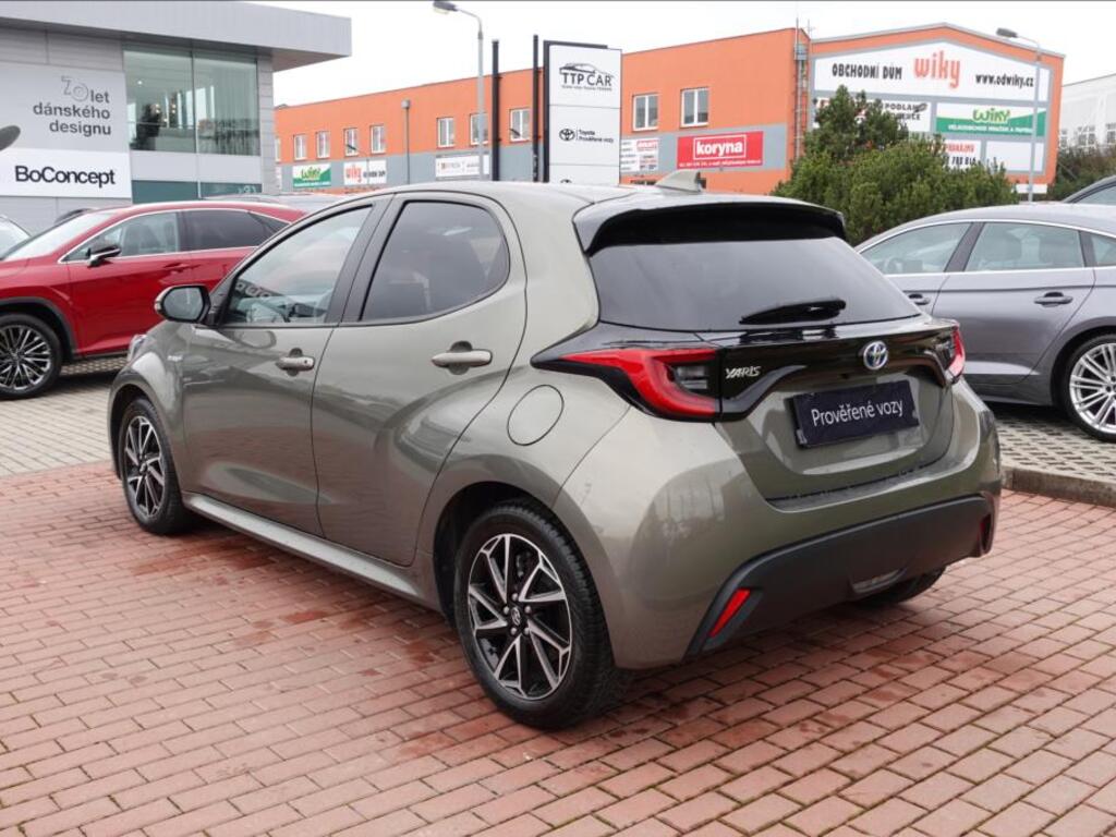 Toyota Yaris 6