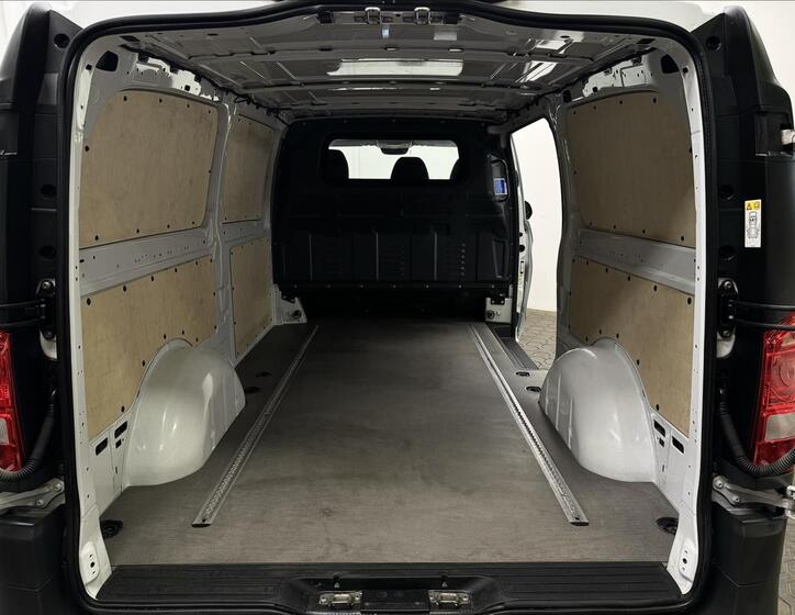 Mercedes-Benz Vito 26