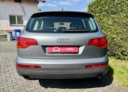 Audi Q7 4