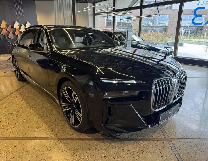 BMW i7 2