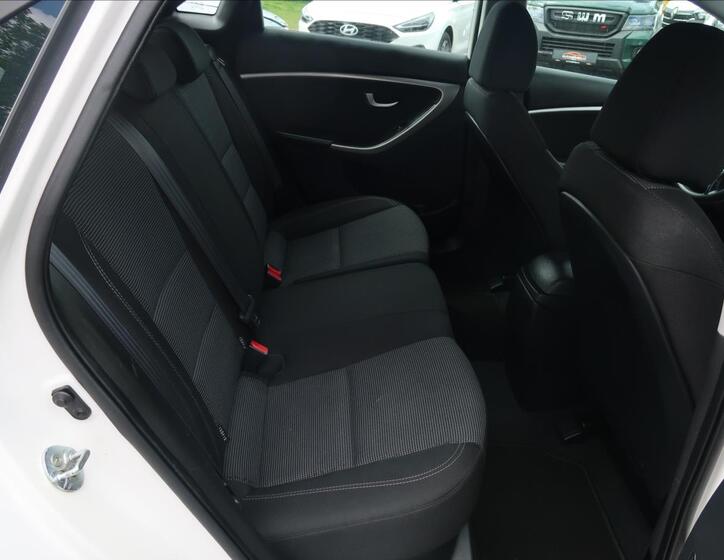 Hyundai i30 18