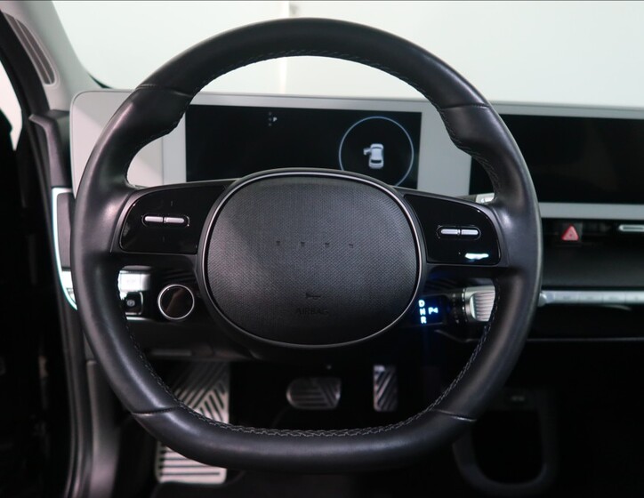 Hyundai IONIQ 11