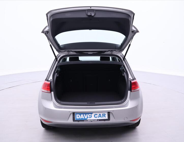 Volkswagen Golf 9