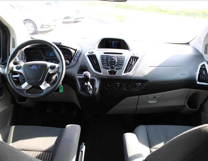 Ford Tourneo Custom 30