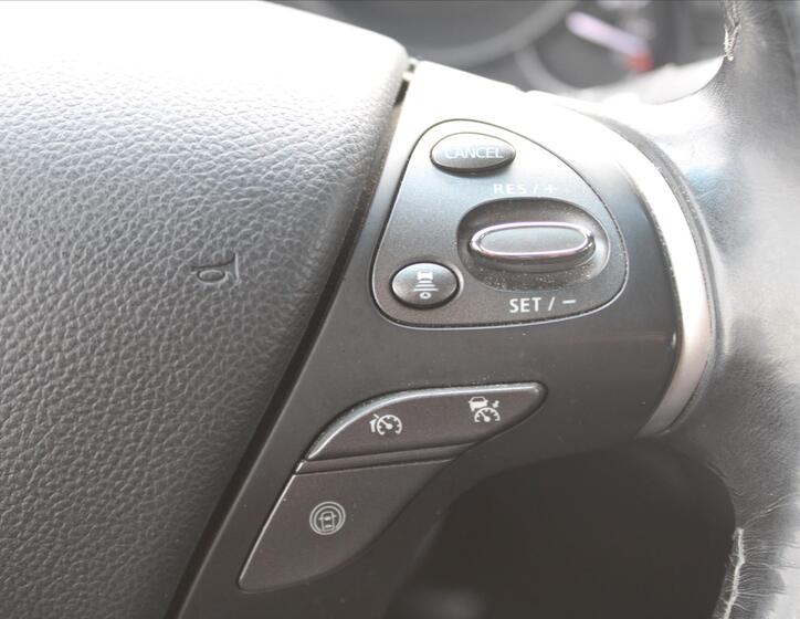 Infiniti Q70 14