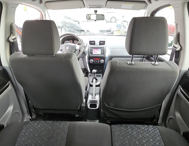 Suzuki SX4 27