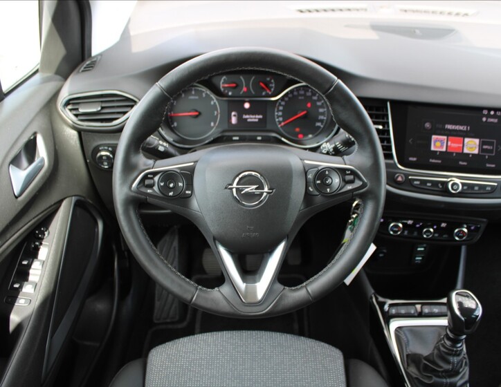 Opel Crossland 10