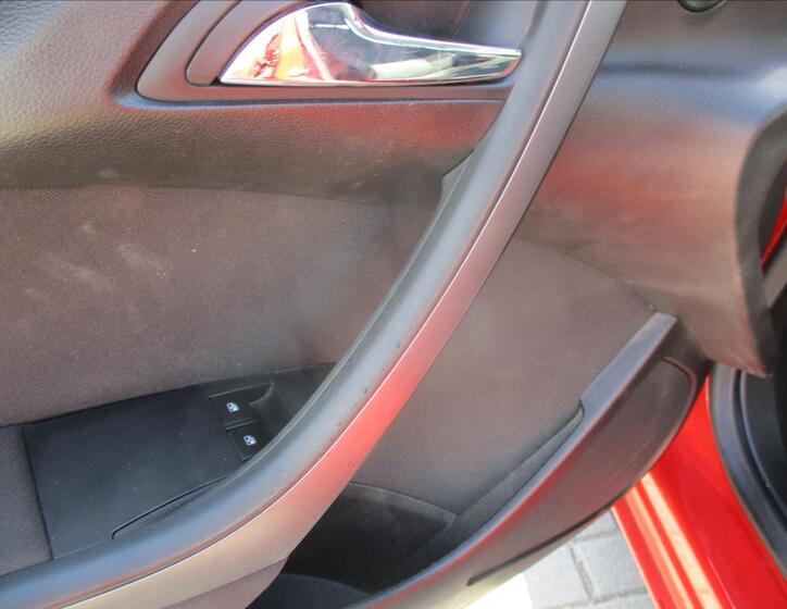 Opel Astra 8
