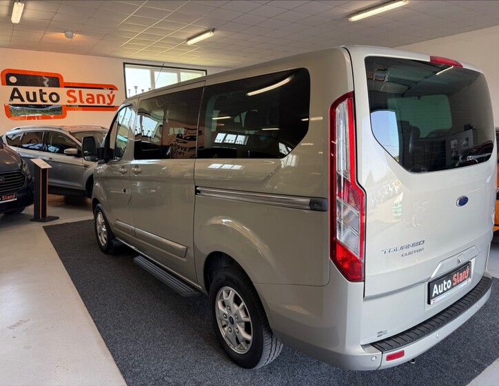 Ford Tourneo Custom 5