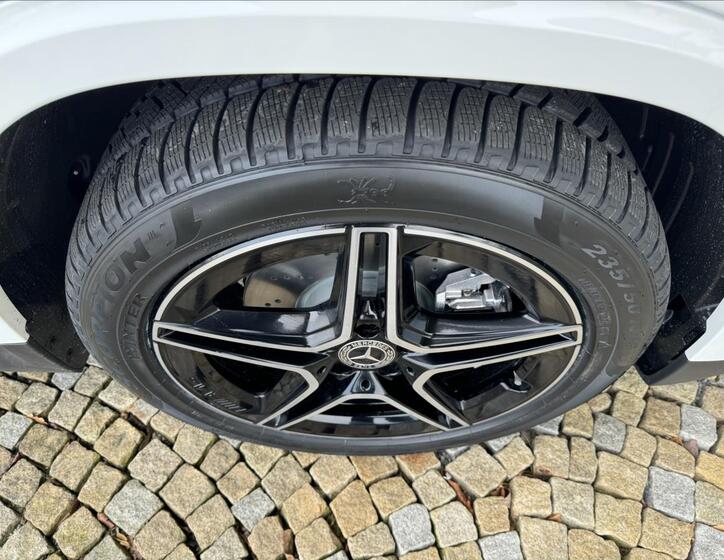 Mercedes-Benz GLA 33
