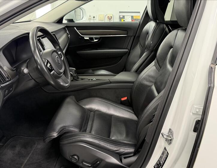 Volvo V90 7
