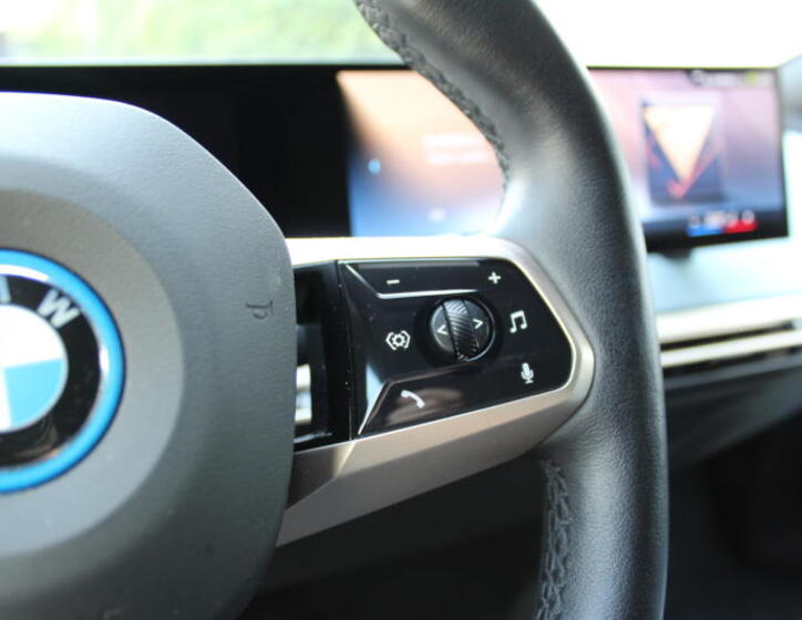 BMW iX 22