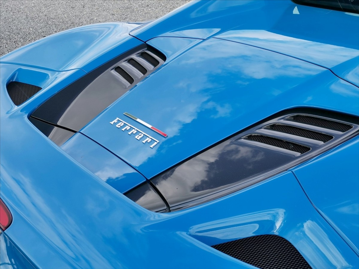 Ferrari F8