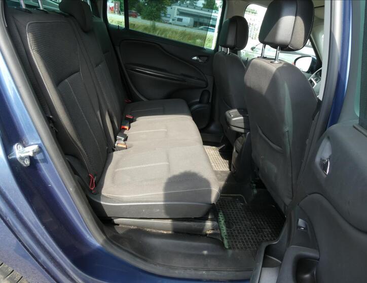 Opel Zafira 26