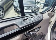 Ford Tourneo Custom 32