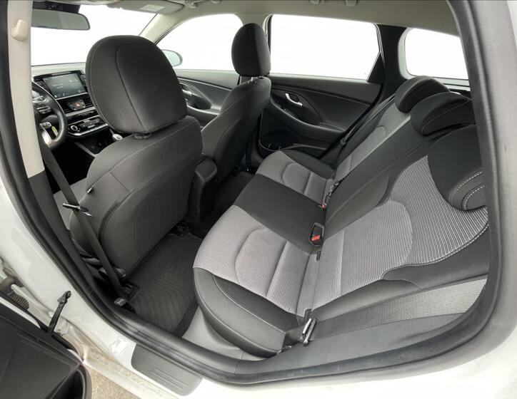 Hyundai i30 16