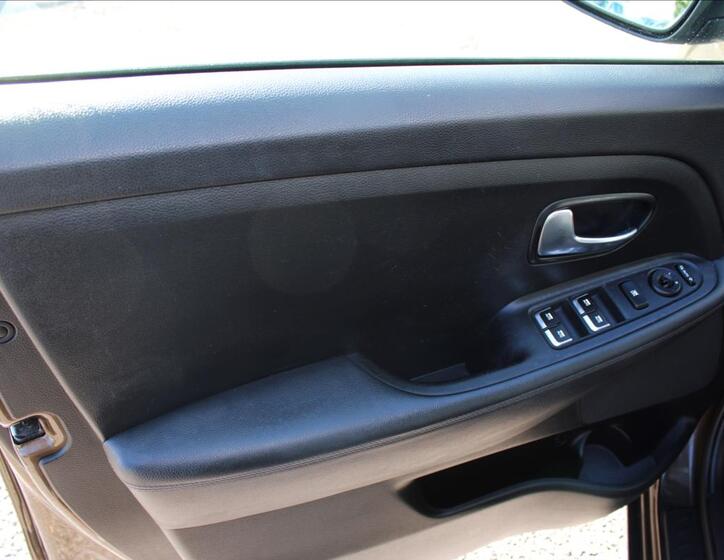 KIA Carens 22