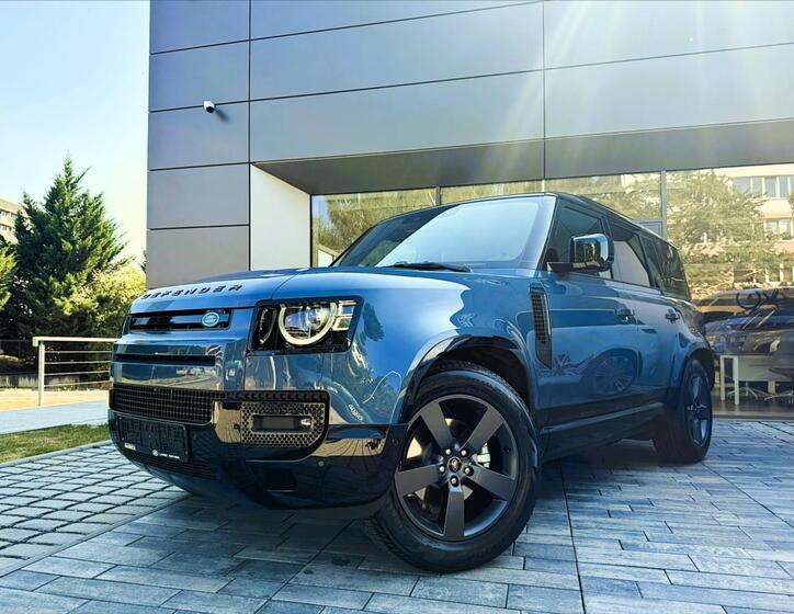 Land Rover Defender 1