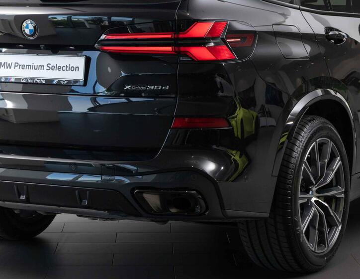 BMW X5 8