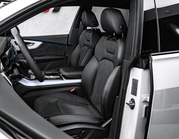 Audi Q8 13