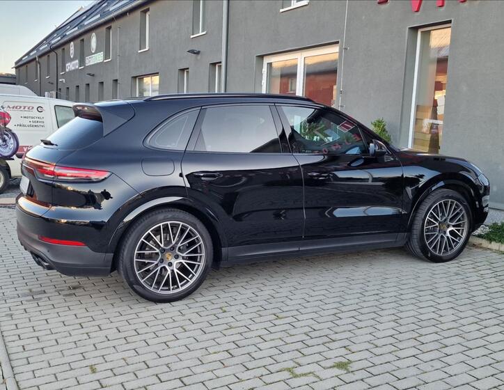 Porsche Cayenne 11