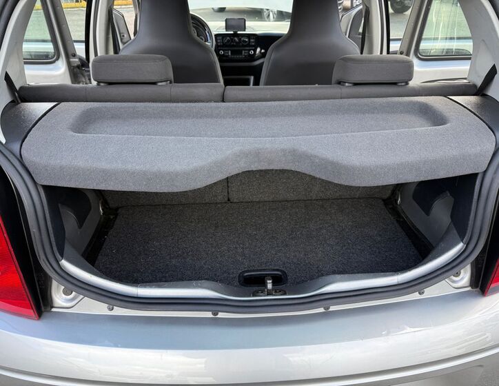 Volkswagen up! 13