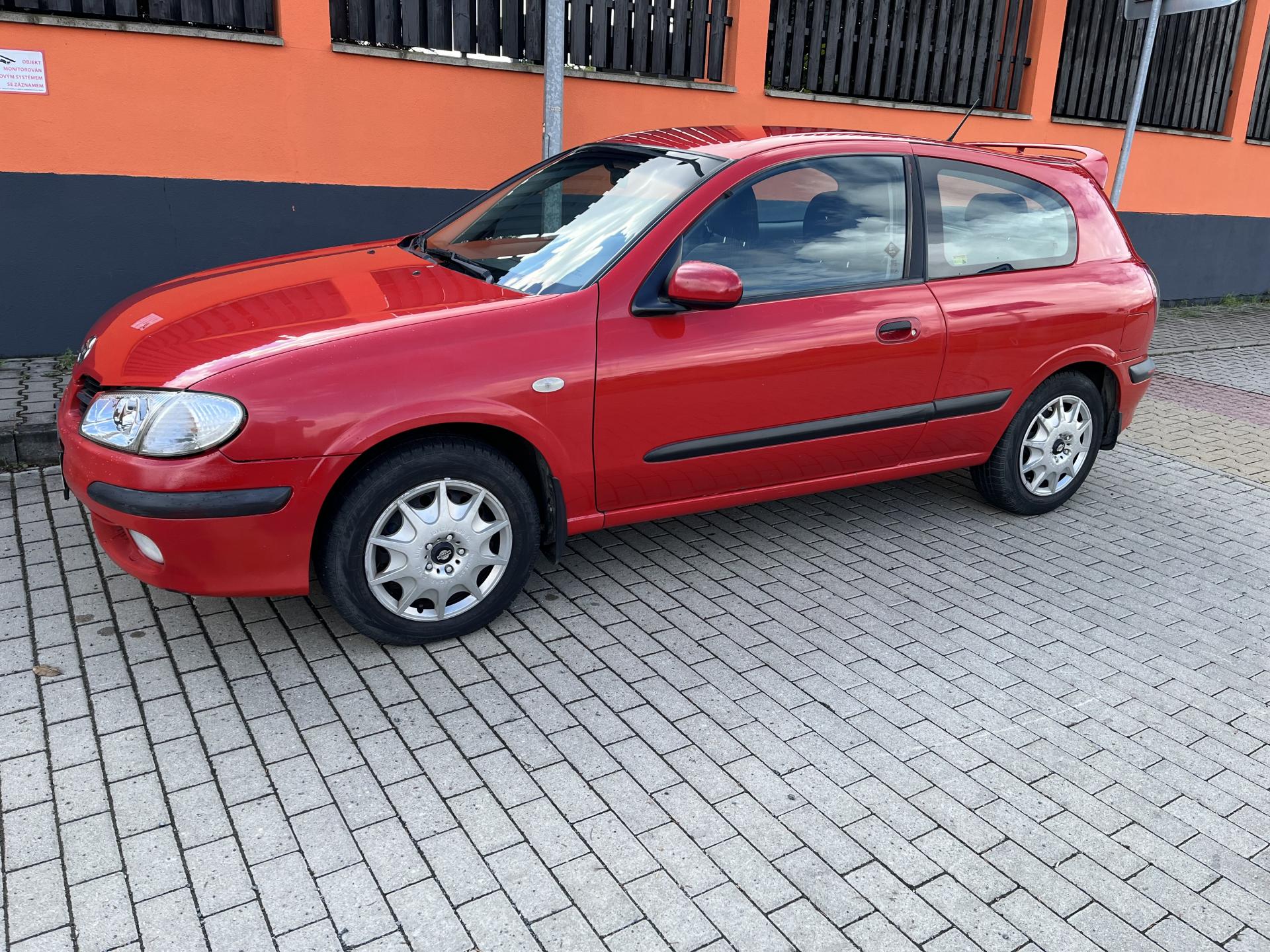 Nissan Almera