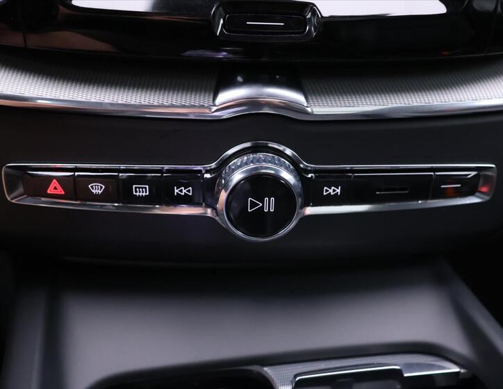 Volvo XC60 25