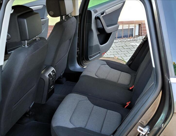 Volkswagen Passat 25