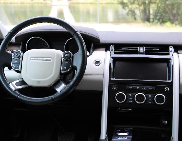 Land Rover Discovery 23