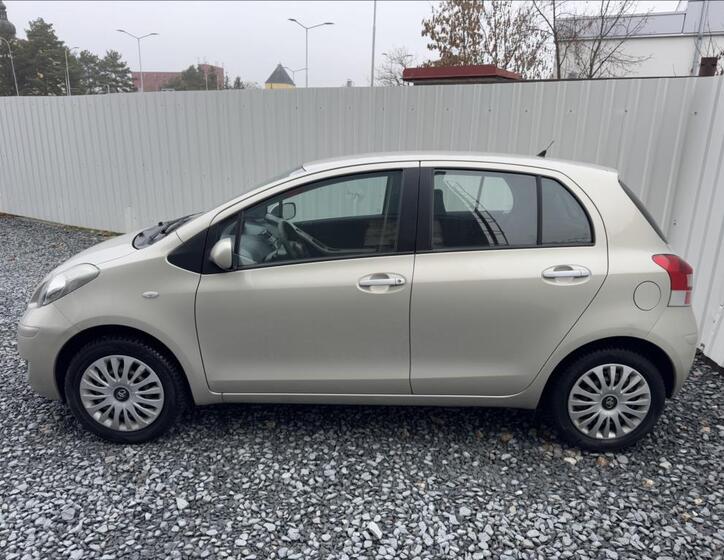 Toyota Yaris 4
