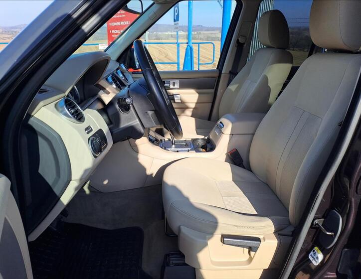 Land Rover Discovery 5