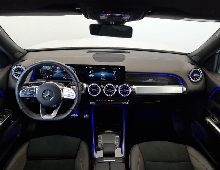 Mercedes-Benz GLB 13