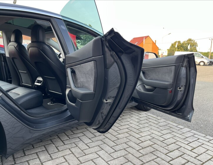 Tesla Model 3 48