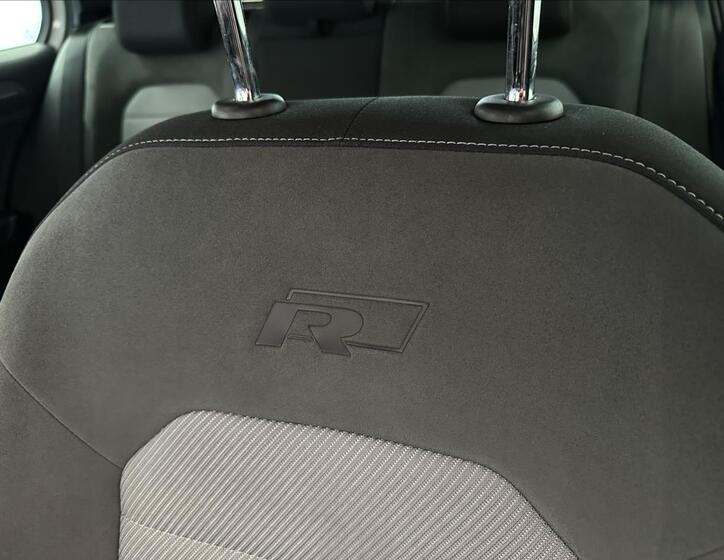 Volkswagen Golf 21